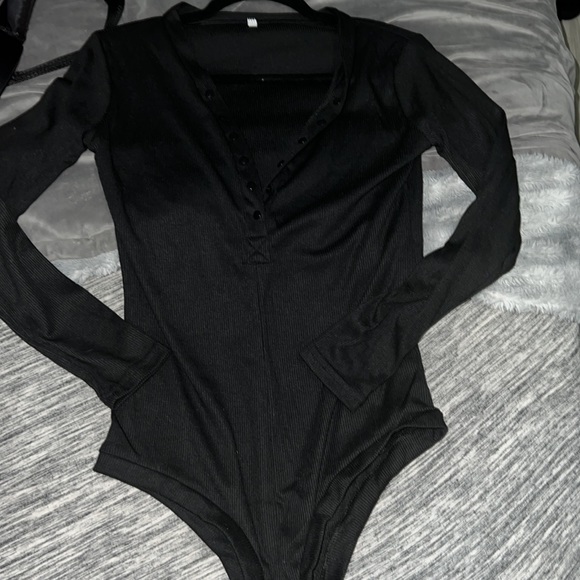 New black romper - Picture 7 of 7